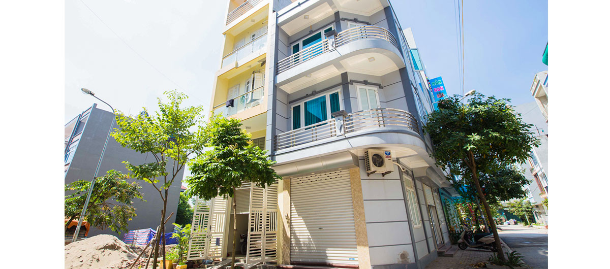 Thi công cửa thép vân gỗ theo kích thước thực tế